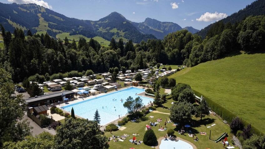 Logo ou image actuelle de Piscine - Camping - Restaurant Le Berceau